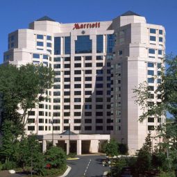 Фасад Fairview Park Marriott Fotos