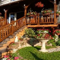 Фасад Les Pins Logis de France Fotos