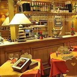 Зал для завтрака Les Pins Logis de France Fotos