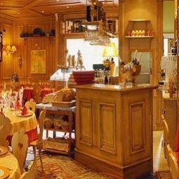 Ресторан Les Pins Logis de France Fotos