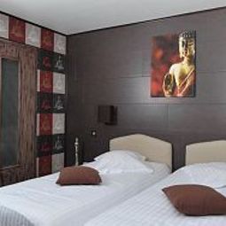 Hotelfotos Les Pins Logis de France