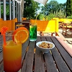 Терраса du Parc Logis Fotos