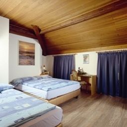 Camera Albergo Svizzero Fotos
