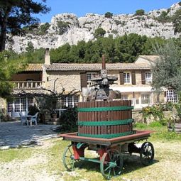Domaine de Roquerousse Logis Salon de Provence 
