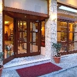 Vue extérieure Parnassos Fotos