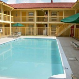 Piscina La Quinta Inn Baton Rouge University Area Fotos