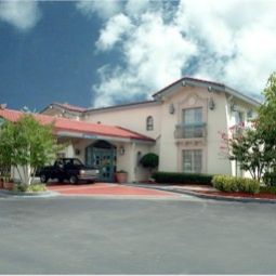 La Quinta Inn Huntsville Space Center Huntsville                                    