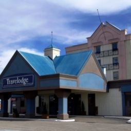 Фасад Travelodge Hotel Calgary Macleod Trail Fotos
