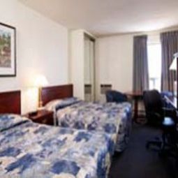 Номер Travelodge Hotel Calgary Macleod Trail Fotos