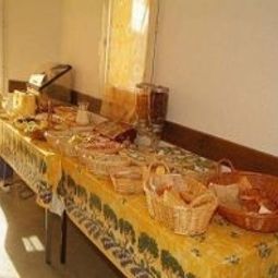 Buffet Balladins Montelimar Fotos