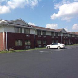 Außenansicht Settle Inn & Suites O'Fallon I Fotos