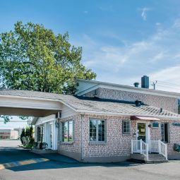 Vue extérieure Econo Lodge Brossard Fotos