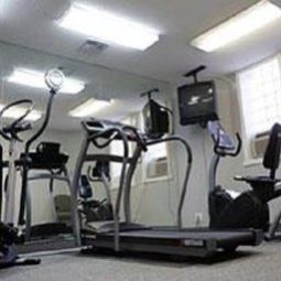 Sala fitness Clarion Hotel & Suites Selby Downtown Fotos