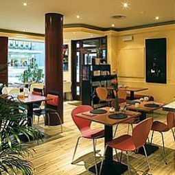 Frühstücksraum im Restaurant St James Geneva Fotos
