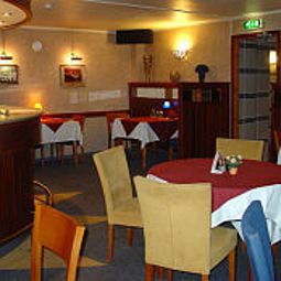 Bar Tähetorni Fotos