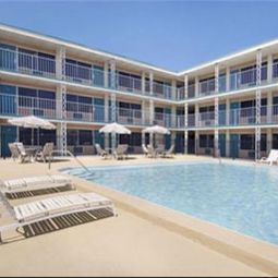 Days Inn Hotel & Suites Tarpon Springs Tarpon Springs 