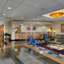Холл Holiday Inn SOUTH PLAINFIELD-PISCATAWAY Fotos