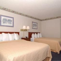 Номер Quality Inn & Suites Biltmore South Fotos