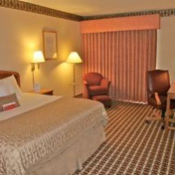 Zimmer Ramada Columbus East Airport Fotos