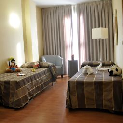 Habitación familiar Vértice Sevilla Fotos