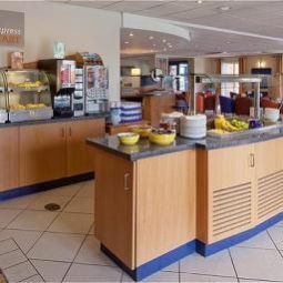  Holiday Inn Express LICHFIELD Fotos