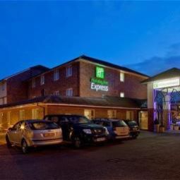 Außenansicht Holiday Inn Express LICHFIELD Fotos