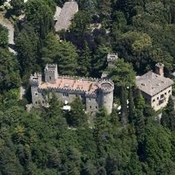 Vue extérieure Castello dell Oscano Fotos