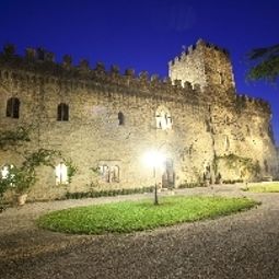Vue extérieure Castello dell Oscano Fotos