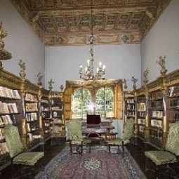 Vue intérieure Castello dell Oscano Fotos