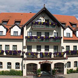 Vista exterior Burghotel Müller Fotos