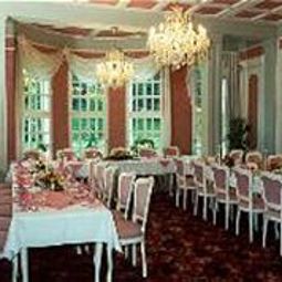 Sala de desayuno en el restaurante Am Goethebrunnen Fotos