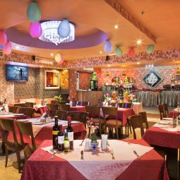 Frühstücksraum im Restaurant Versailles Fotos