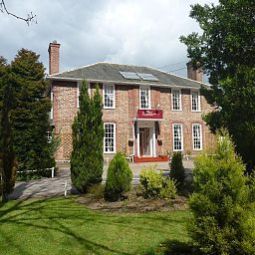 Exterior view The Gables Hotel Fotos