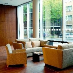 Бар NH Düsseldorf City-Nord Fotos