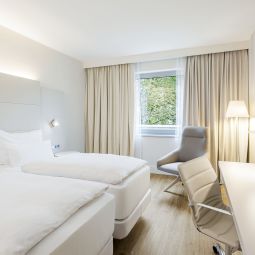 Фасад NH Düsseldorf City-Nord Fotos