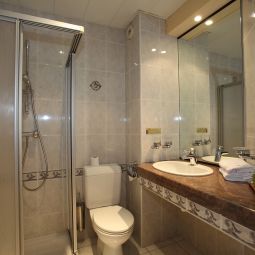 Łazienka Le Challonge Citotel Fotos