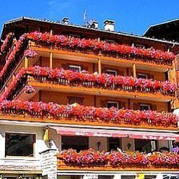 Außenansicht La Croix Saint Maurice Logis Fotos
