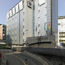 Фасад NH Bergamo Fotos