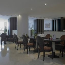 Бар NH Bergamo Fotos