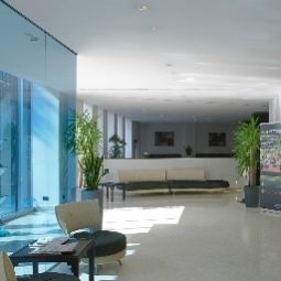 Холл NH Bergamo Fotos
