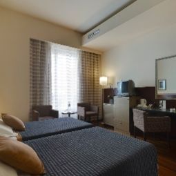 Бизнес-номер NH Bergamo Fotos