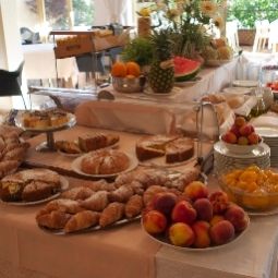 Buffet Alcide Fotos