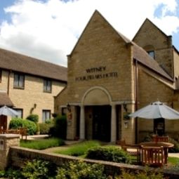 Vista esterna Oxford Witney Four Pillars Fotos