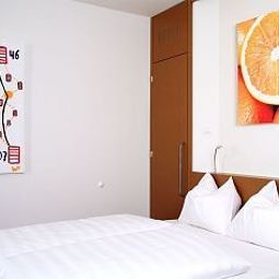 Chambre Orange Wings Wiener Neustadt Fotos