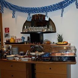 Buffet Villa Waldperlach Garni Fotos