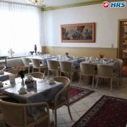 Salle du petit-déjeuner située dans le restaurant Löwen Fotos