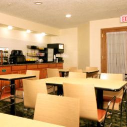 Restaurant TownePlace Suites Albany SUNY Fotos
