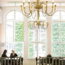 Sala de desayuno en el restaurante Alte Lohnhalle Fotos