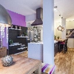  EAST Fotos