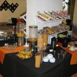 Buffet Univea Saint Nazaire Résidence de Tourisme Fotos